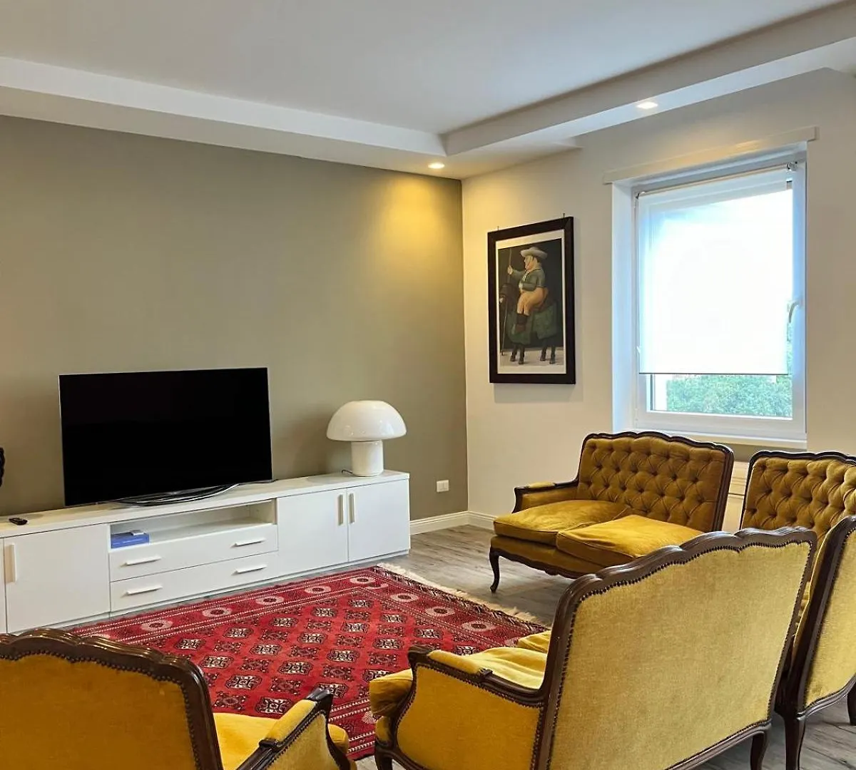 Apartment On The Square Rome